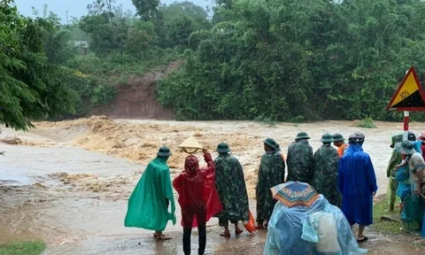 Nhà sập lúc rạng sáng, con gái tử vong, mẹ bị gãy tay